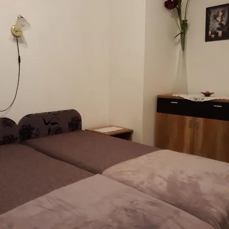 Szanti Apartman * Balatonederics