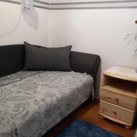 Apartment Szanti Apartman *